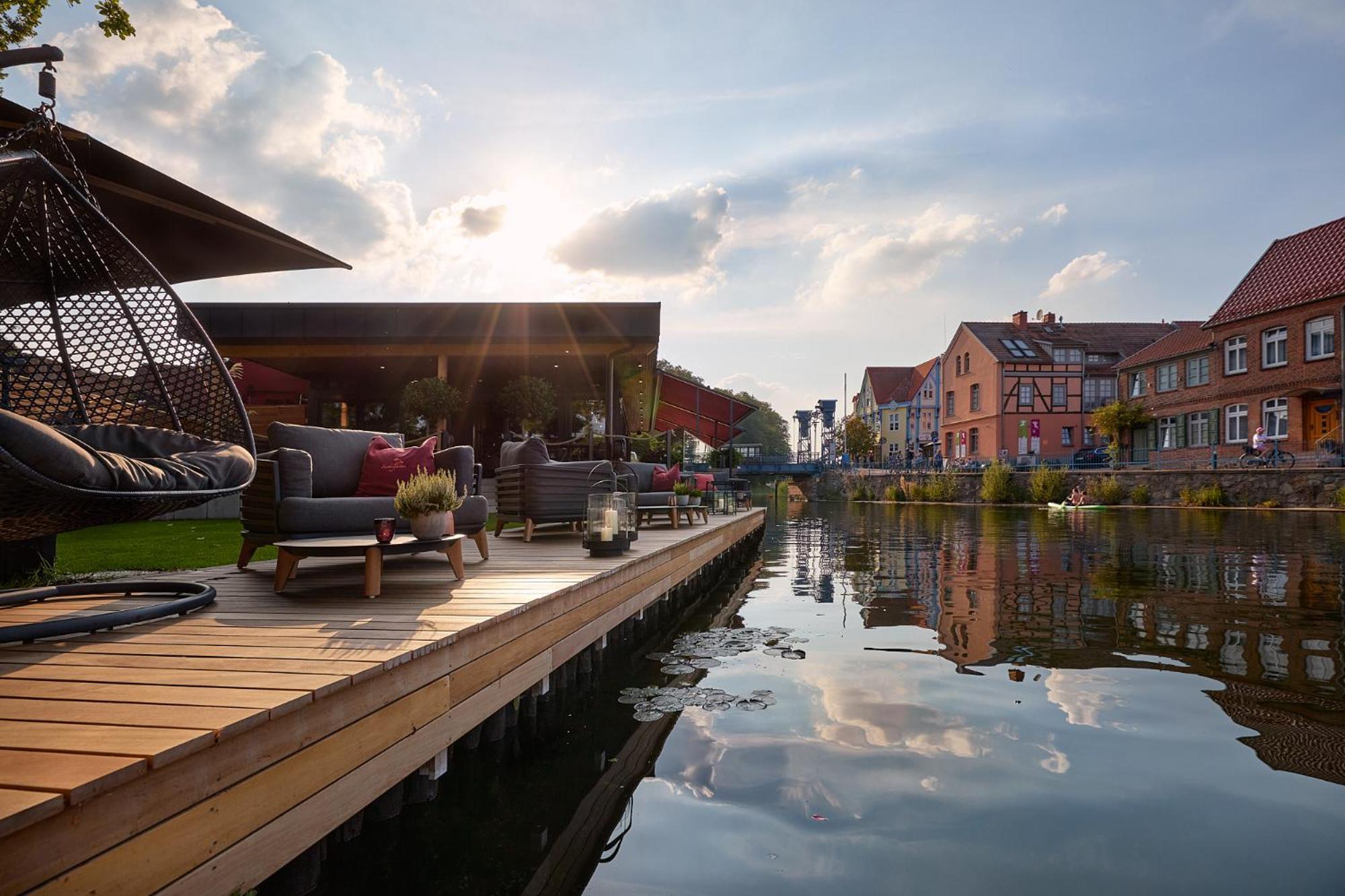 Hotel & Restaurant Fackelgarten Plau Am See Bagian luar foto