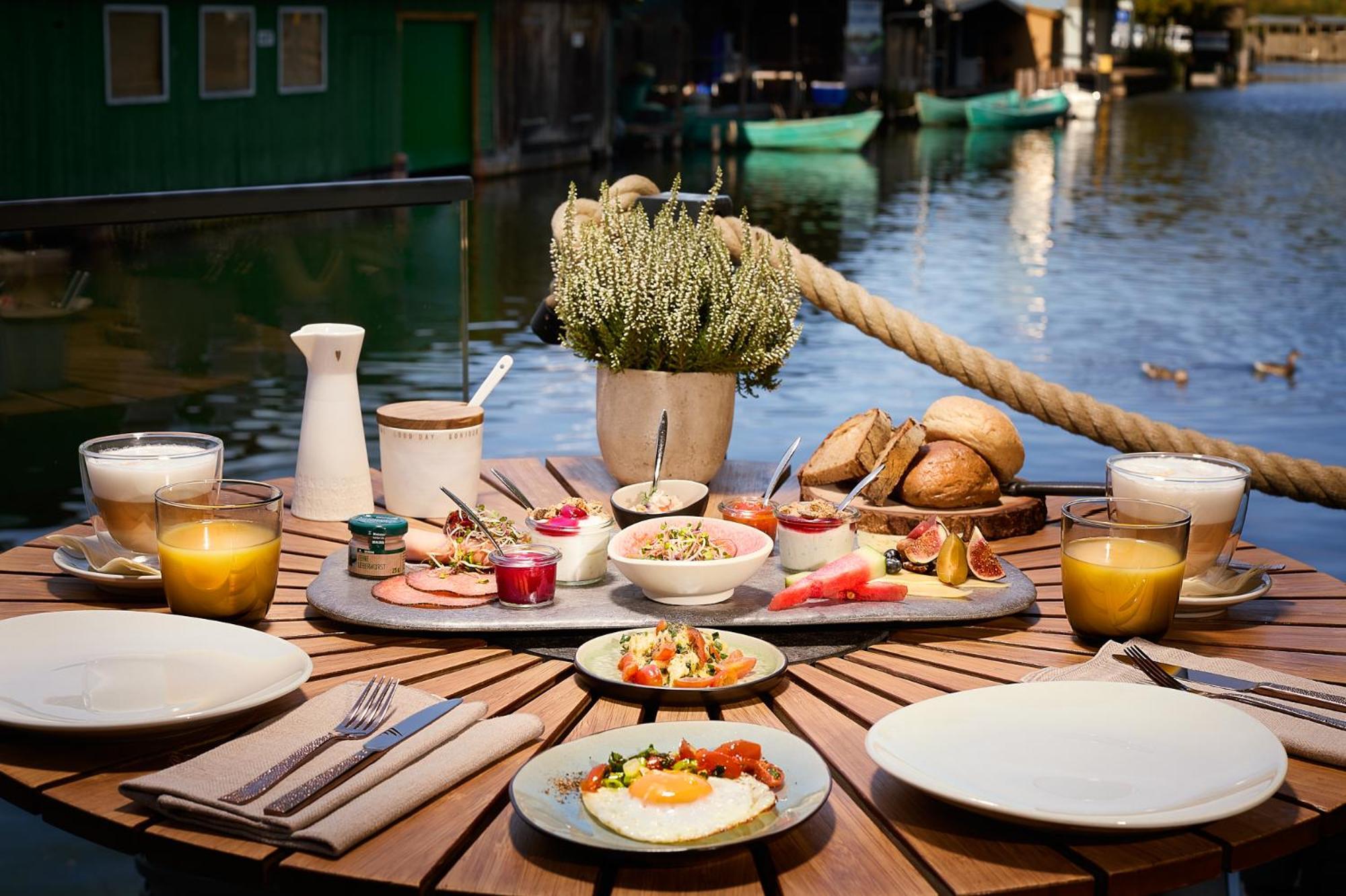 Hotel & Restaurant Fackelgarten Plau Am See Bagian luar foto